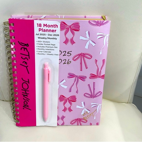 Betsey Johnson Other - Betsey Johnson NWT 2025/2026 Bow
Design Planner with Pen stationary college